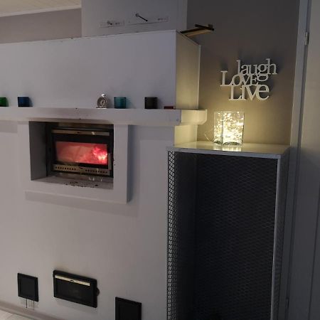 Cosy, Homely House With A Large Courtyard Saarenkylä エクステリア 写真