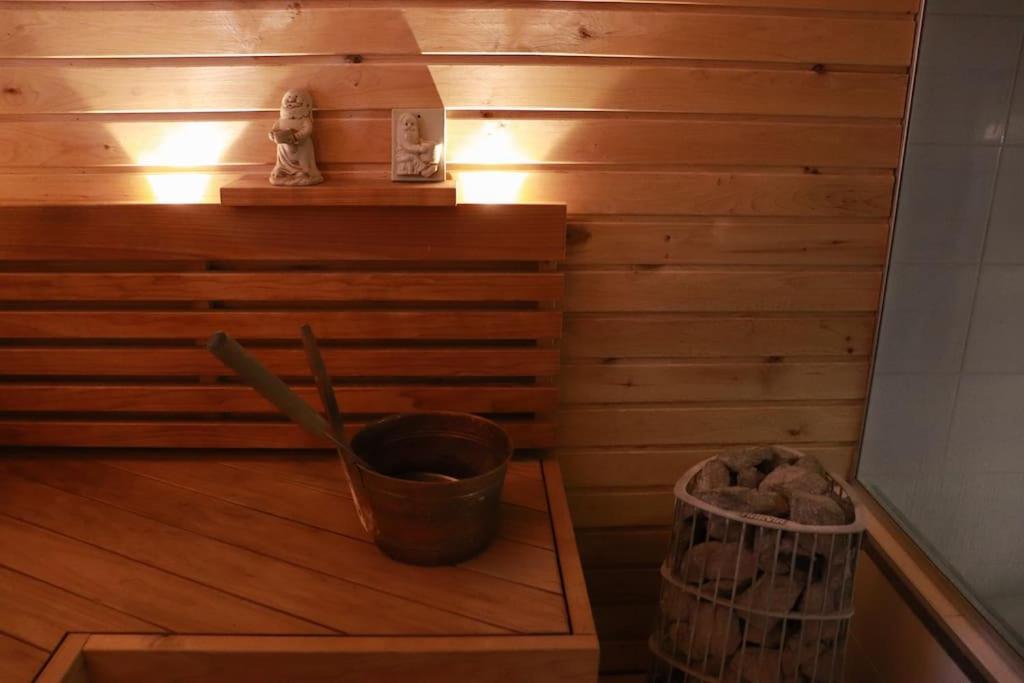 Cosy, Homely House With A Large Courtyard Saarenkylä エクステリア 写真